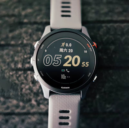 Montre Garmin Forerunner 255, montre connectée sportive Garmin, 46 mm, écran couleur 1,3'', autonomie de 14 jours, 4 Go de RAM, NFC, Bluetooth, Wifi, étanche 5 ATM