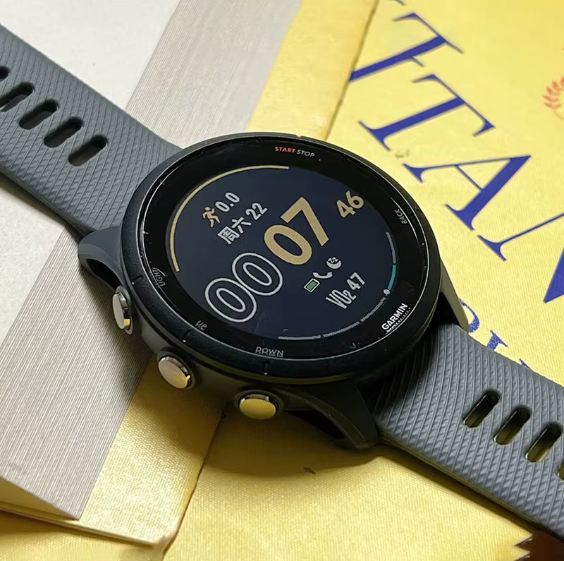 Montre Garmin Forerunner 255, montre connectée sportive Garmin, 46 mm, écran couleur 1,3'', autonomie de 14 jours, 4 Go de RAM, NFC, Bluetooth, Wifi, étanche 5 ATM